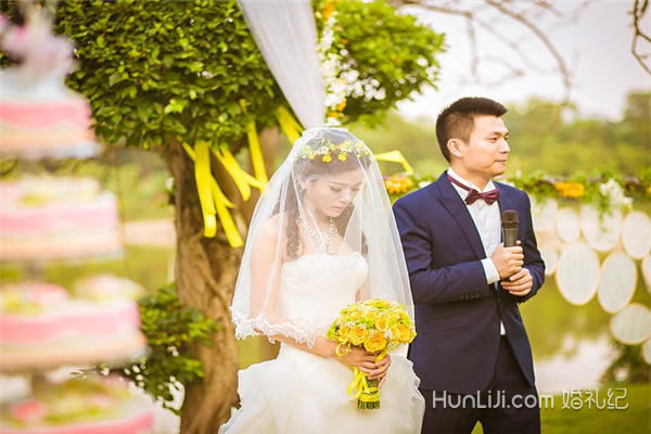 旅游結(jié)婚還用辦酒席么,旅游結(jié)婚與辦酒席，傳統(tǒng)與現(xiàn)代的選擇，標(biāo)準(zhǔn)化實(shí)施評(píng)估下的娛樂(lè)新風(fēng)尚,經(jīng)濟(jì)性方案解析_交互版27.65.35